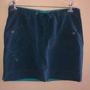 Size Large Teal coloured Columbia Skirt